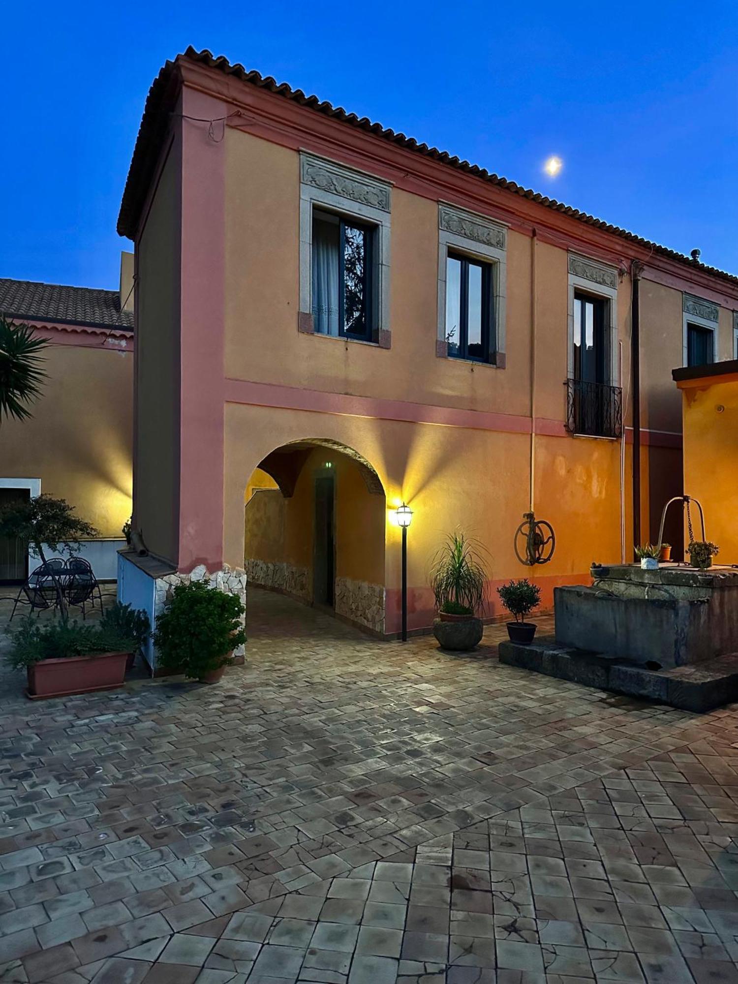 Casale Romano Resort E Relais Motta Camastra Exterior foto