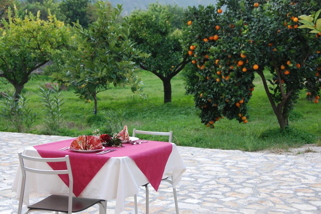 Casale Romano Resort E Relais Motta Camastra Exterior foto