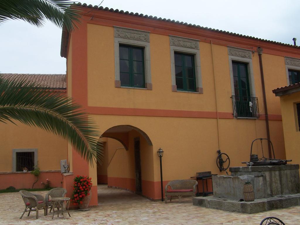 Casale Romano Resort E Relais Motta Camastra Exterior foto